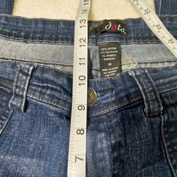2 pairs of jeans/est. 1946 denim and dots jeans. - Picture 13 of 16